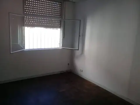 Raulet 100, Piso 1