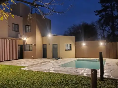 Casa 5 ambientes con 3 baños