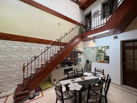 Depto Tipo Casa en Venta de 5 ambientes