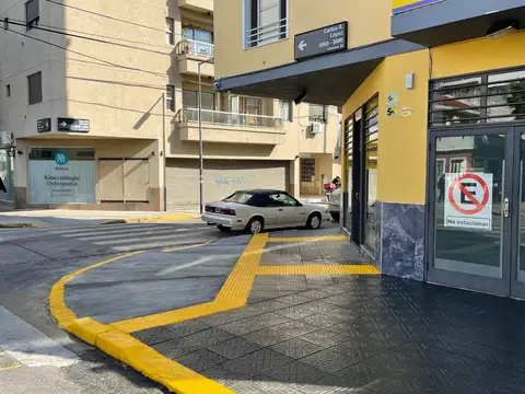 Carlos Antonio López 3000, Piso 7