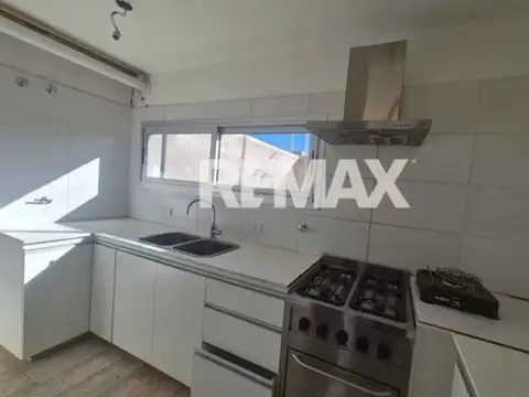Depto Tipo Casa en Alquiler de 2 dormitorios