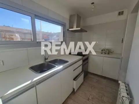 Depto Tipo Casa en Alquiler en Centenario, $ 1.700.000