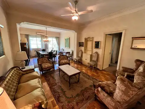 VENTA SEMIPISO DE CATEGORIA EN EDIFICIO GRINFIELD