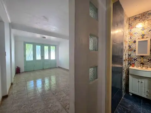 Casa 3 ambientes con 2 baños