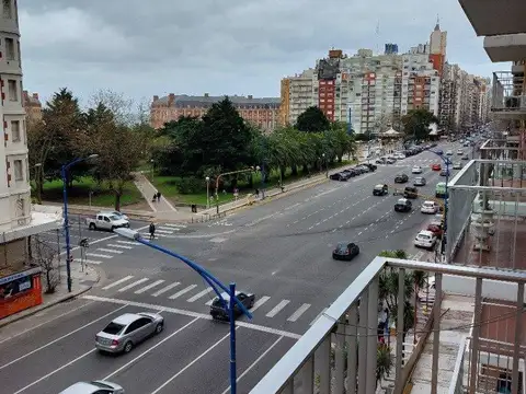 3 AMBIENTES A LA CALLE FRENTE A PLAZA COLÓN