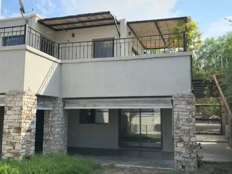 VENTA DE CASA B° PRIVADO CIRCUITO EL CHALLAO