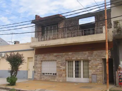 RETASADA   VIVIENDA ADAPTADA PARA DOS FAMILIAS