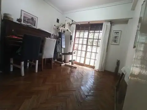 Casa en Alquiler con 1 cochera