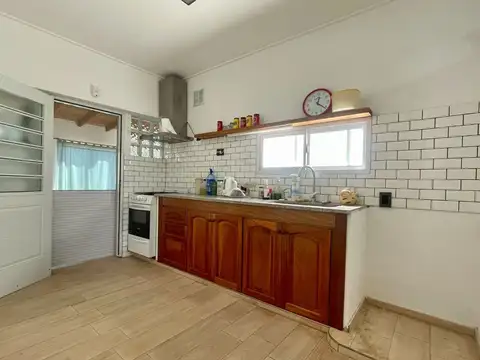 Casa 4 ambientes con 1 baño
