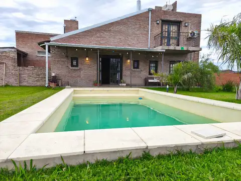 Casa en esquina Ficas de Ibarlucea