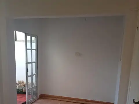 Depto Tipo Casa 4 ambientes con 2 baños