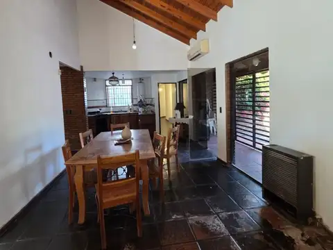 Casa 4 ambientes con 3 baños