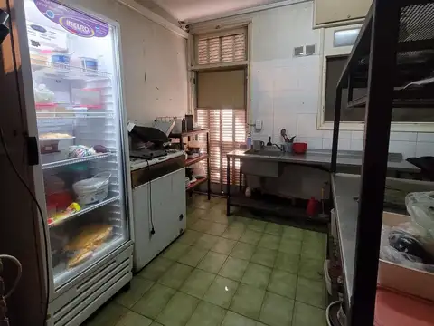 Av. Pellegrini  al 1200