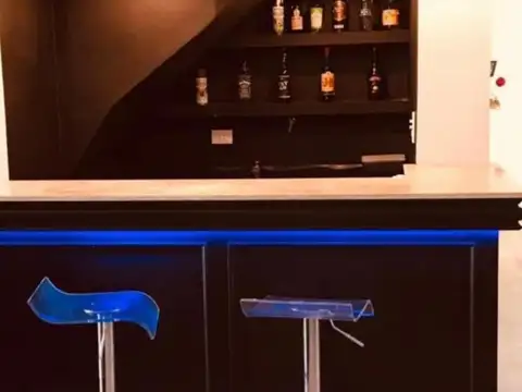Casa en Venta con 5 cocheras