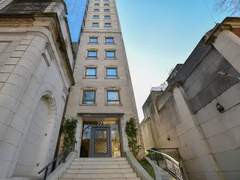 Av 53 entre 10 y 11 700