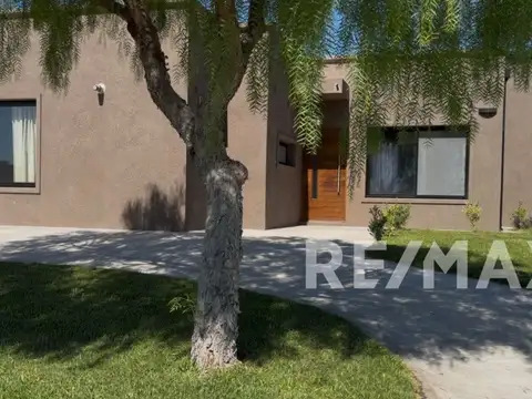 Casa en Alquiler de 3 dormitorios