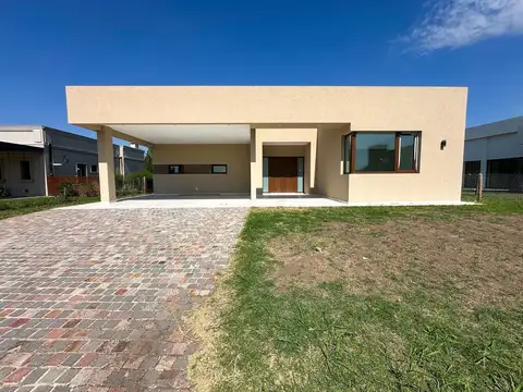 Casa en Venta en Fincas Del Alba, USD 320.000
