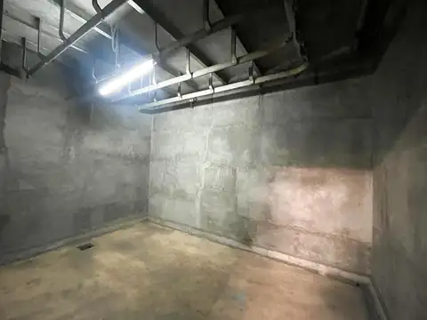 GREGORIO POMAR 4100, SE VENDE, DEPOSITO 1100 m2 en PH