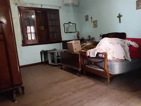 VENTA CASA 4 AMBIENTES QUILMES CENTRO