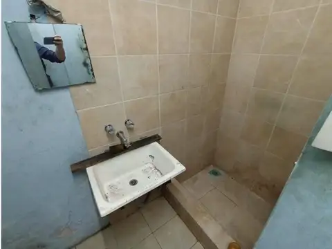 Excelente Galpón de 2 plantas en Alquiler (opción a compra)