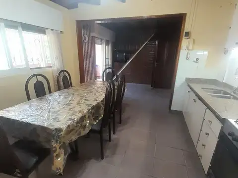 Depto Tipo Casa 4 ambientes con 2 baños