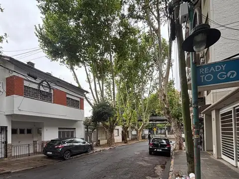 Local con vivienda, ampliable a un gran local. Olivos.