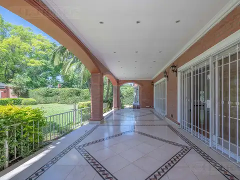 Julián Navarro al 4100