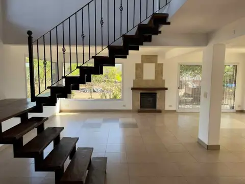 Casa en Alquiler en La Silleta, USD 1.250