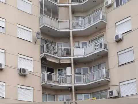 Excelente departamento en complejo cerrado Torres Sol de Luro todo externo