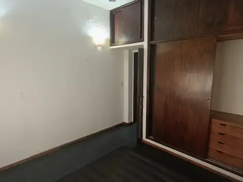 Depto Tipo Casa en Alquiler con 1 cocheras