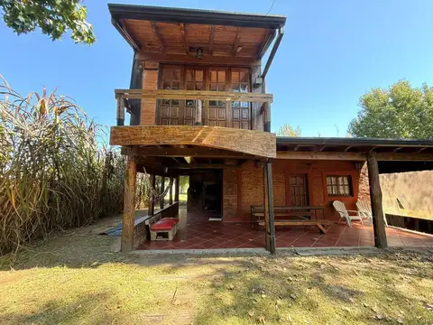 Casa quinta en venta sobre un terreno de 1200m2