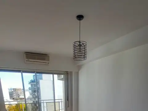 Precioso 2 amb  con cochera, balcón y Cocina Separada