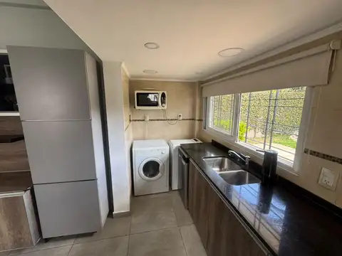Casa 3 ambientes con 2 baños