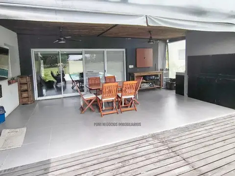 Casa en Venta en Medal Country club, USD 215.000