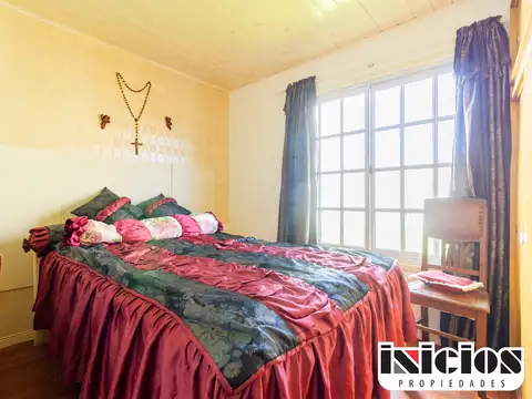 Encantadora Casa con Diseño Funcional  - C1014