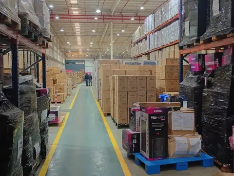 Galpon en Alquiler 120  mts Fondo