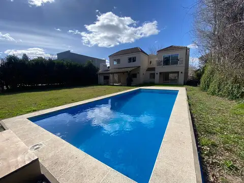 Casa en Venta en Saint Matthews, Countries y Barrios Cerrados en Pilar