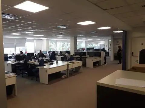 Oficina en Alquiler al Norte