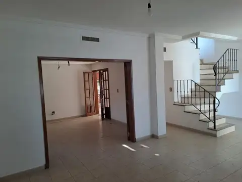 Avenida 3 de febrero 2700