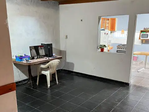 Casa de 3 Ambientes con Gran Potencial – Temperley Este