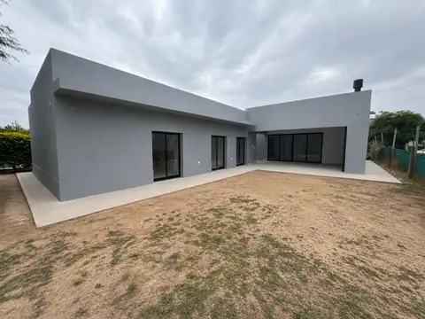 Casa 3 dorm. a estrenar B. Privado Las Magnolias