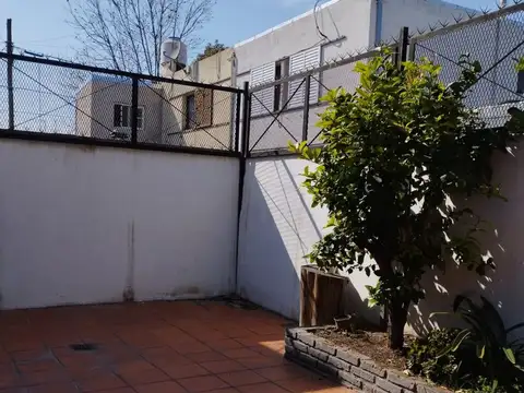 Depto Tipo Casa 4 ambientes con 1 baño