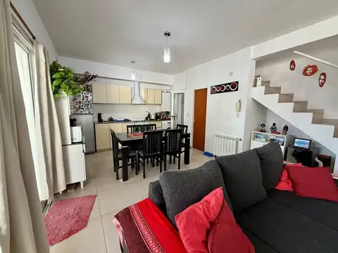 Depto Tipo Casa en Venta en Manuel B Gonnet, USD 145.000