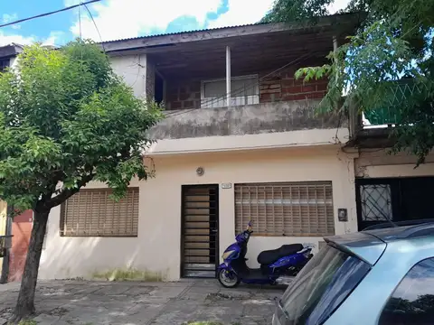 VENTA CASA MULTIFAMILIAR PARA 3 FAMILIAS, GALPON ISIDRO CASANOVA