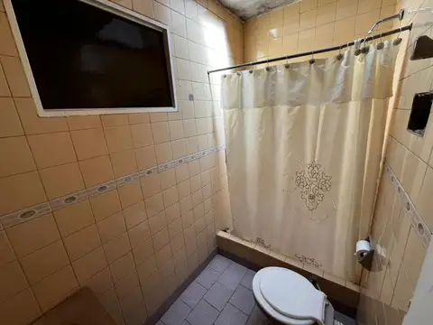 VENTA  CASA  CON LOCAL RAMALLO EXCELENTE UBICACION