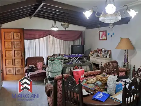 Chalet 5AMB c/ Cochera pasante + Jardin + Patio