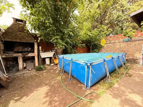 Casa 4 ambientes con 2 baños