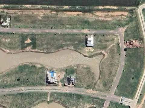 Venta terreno Nuevos Aires, frente a la laguna