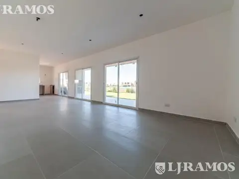Casa con vista al agua en El Cantón Norte
