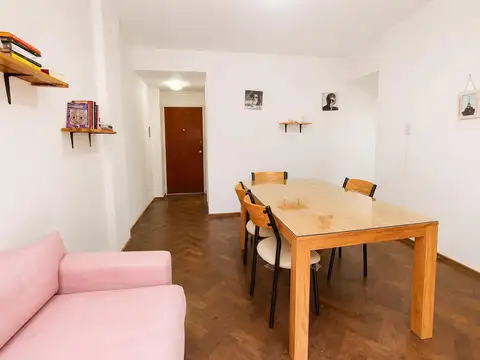 Rioja 500, Piso 1